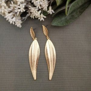 Gold Fashion Feather Earrings